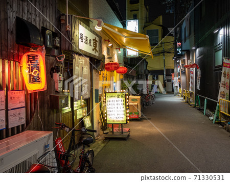 大阪夜京橋後街 照片素材 圖片 圖庫