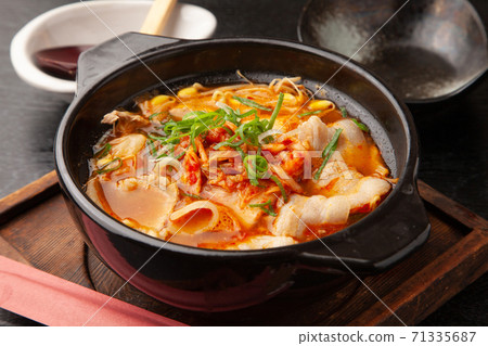 Pork kimchi pot 71335687