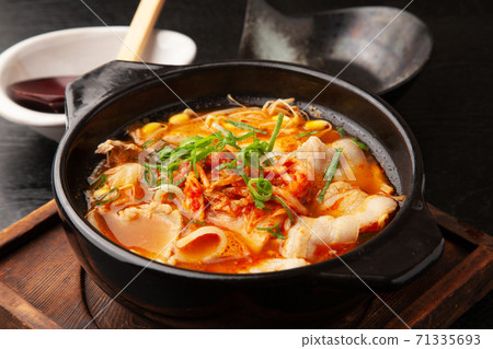 豬肉泡菜鍋 71335693