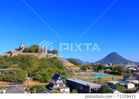 [Kagawa Prefecture] Marugame Castle and Sanuki Fuji (Mt. Iino) 71339415