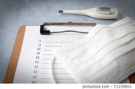 檢查表,口罩,體溫計,健康管理和檢查表,問卷 檢查表,口罩,體溫計,健康管理和檢查表,問卷 71339601