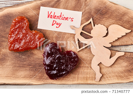 Cupid and Valentine's Day paper. 71340777