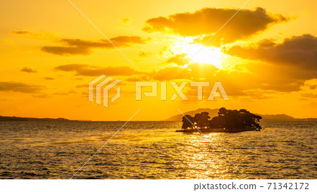 Lake Shinji (evening view) 71342172