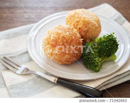 rice croquette 71342663