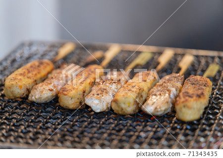 名古屋Cochin(當地雞肉)烤雞肉和Tsukune 名古屋Cochin(當地雞肉)烤雞肉和Tsukune 71343435