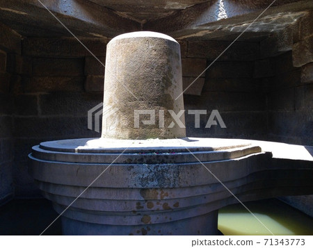 Indian Hampi Lingam Indian Hampi Lingam 71343773