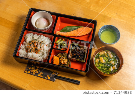 Rice, miso soup and side dishes Brown rice Japanese food 71344988