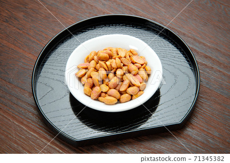 Dry natto 71345382