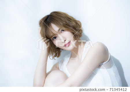 Women beauty hair care Women beauty hair care 71345412