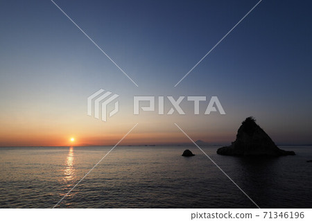 Tomiura Coast Hokkezaki Promenade Sea and Sunset Scenery of the setting sun Tomiura Coast Hokkezaki Promenade Sea and Sunset Scenery of the setting sun 71346196