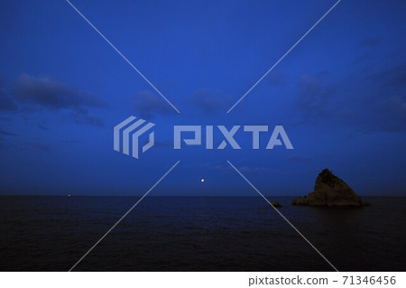 Tomiura Coast Hokkezaki Promenade Sea and Moon 71346456
