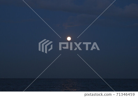 Tomiura Coast Hokkezaki Promenade Sea and Moon 71346459