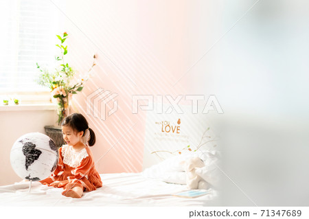 Child lifestyle education parenting 71347689