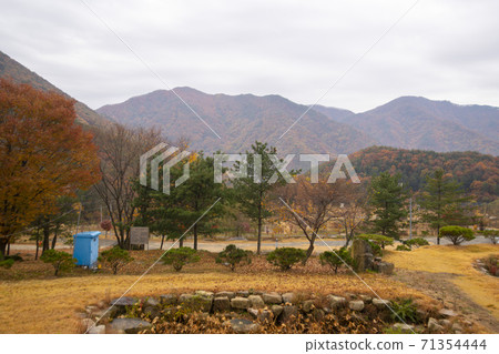 忠北歌山郡貢林寺 71354444