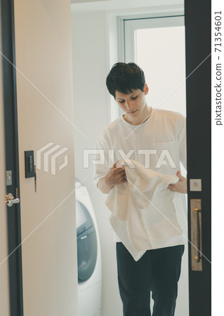 洗衣店 洗滌 男人 71354601