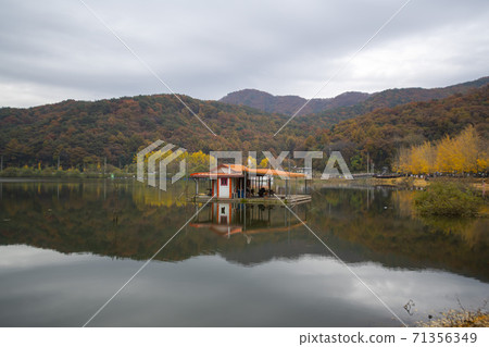 Mungwon Reservoir, Goesan-gun, Chungbuk Mungwon Reservoir, Goesan-gun, Chungbuk 71356349