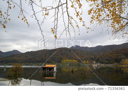 Mungwon Reservoir, Goesan-gun, Chungbuk Mungwon Reservoir, Goesan-gun, Chungbuk 71356361