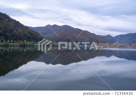 Mungwon Reservoir, Goesan-gun, Chungbuk Mungwon Reservoir, Goesan-gun, Chungbuk 71356430
