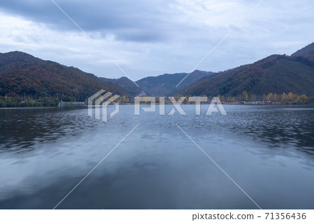 忠清縣槐山郡Mungwon水庫 忠清縣槐山郡Mungwon水庫 71356436