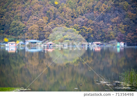 Mungwon Reservoir, Goesan-gun, Chungbuk Mungwon Reservoir, Goesan-gun, Chungbuk 71356498