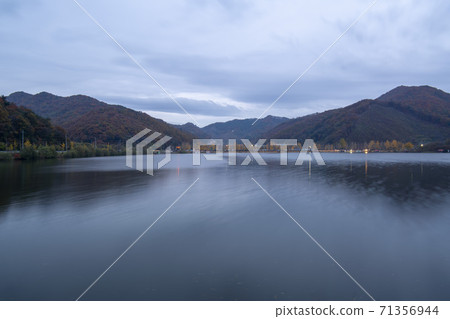 Mungwon Reservoir, Goesan-gun, Chungbuk Mungwon Reservoir, Goesan-gun, Chungbuk 71356944