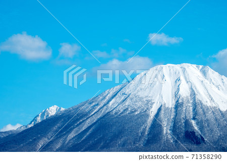 Oyama's snowy landscape Oyama's snowy landscape 71358290