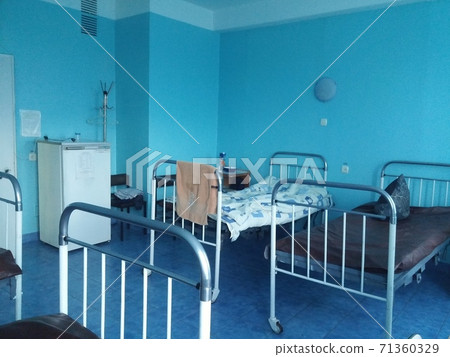 A hospital ward in a poor country 71360329