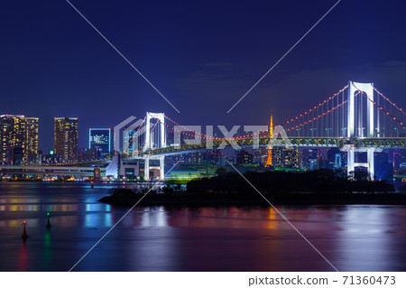 東京台場彩虹橋和東京的夜景 71360473