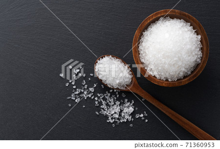 Himalayan rock salt 71360953
