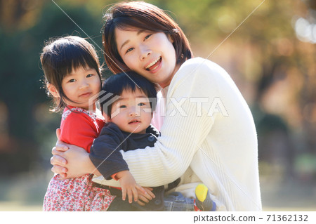 Smile parent and child Smile parent and child 71362132