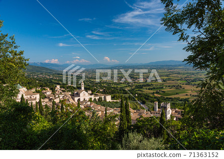 意大利阿西西的聖基亞拉大教堂 71363152