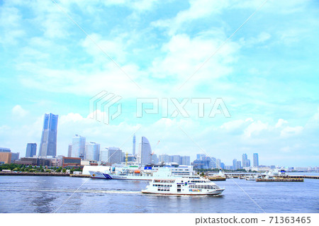 Yokohama City, Minato Mirai 21 District and Pleasure Boat Scenery 71363465
