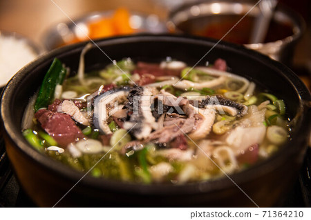 用牛肉腸，胃，清末，蔥和豆芽清除海江國 71364210