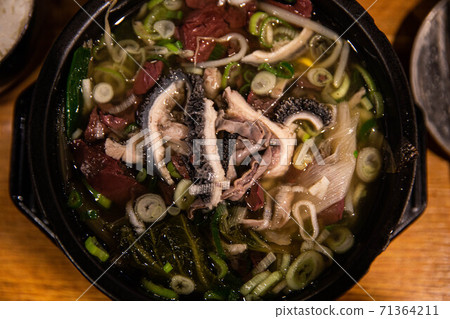 用牛肉腸，胃，清末，蔥和豆芽清除海江國 71364211