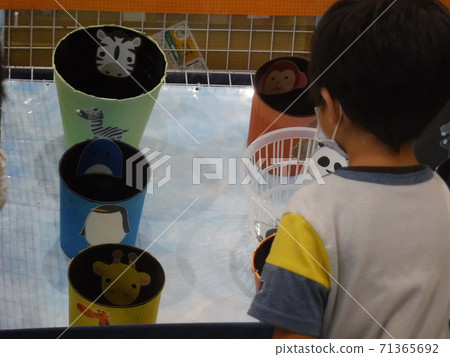 Ball throwing game ~ Ball throwing game 71365692