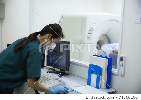 CT examination 71366160