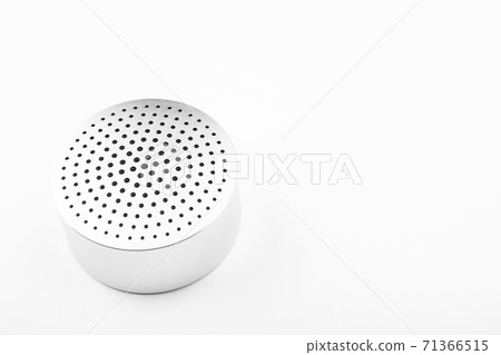 image of sound speaker white background  71366515