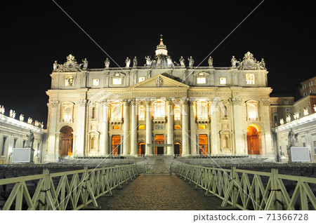 Beautiful night view of the Vatican Beautiful night view of the Vatican 71366728
