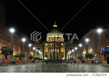 Beautiful night view of the Vatican Beautiful night view of the Vatican 71366729