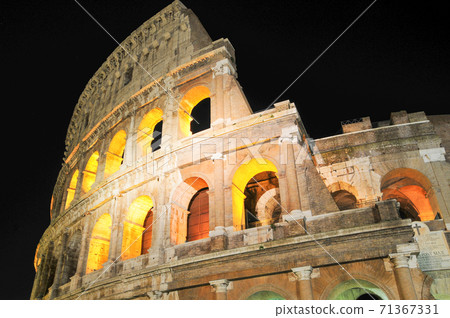 鬥獸場的美麗照明 71367331