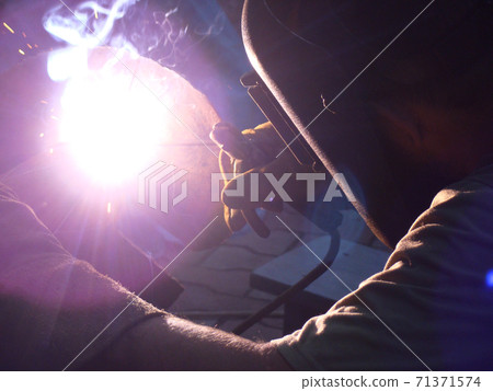 welding welding 71371574