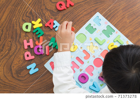 Learning English 71373278