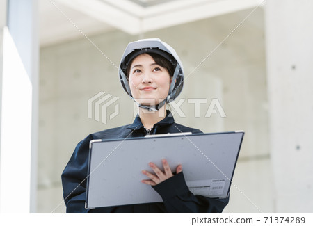 女性施工管理工作風貌形象 71374289