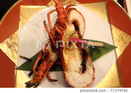 Steamed spiny lobster Steamed spiny lobster 71374592
