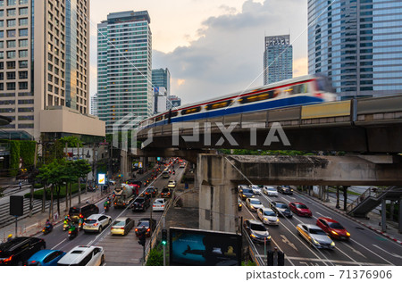urban traffic and sky train in Bangkok, Thailand urban traffic and sky train in Bangkok, Thailand 71376906