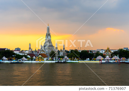 Wat Arun with Chao Phraya river at sunset in Bangkok, Thailand Wat Arun with Chao Phraya river at sunset in Bangkok, Thailand 71376907