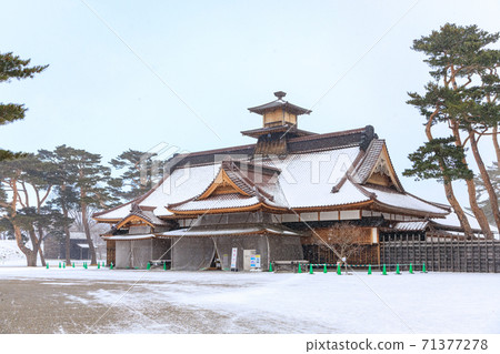 五棱郭的函館裁判官辦公室有雪 五棱郭的函館裁判官辦公室有雪 71377278