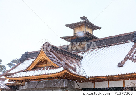 五棱郭的函館裁判官辦公室有雪 五棱郭的函館裁判官辦公室有雪 71377306