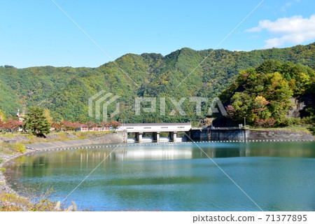 The surface of Lake Ontake 71377895