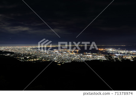 Night view of Kobe seen from Kikuseidai, Maya [2020] 71378974